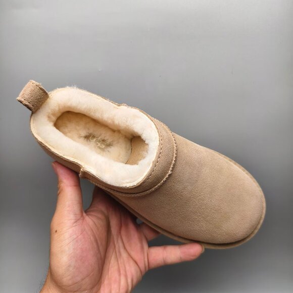 UGG Sand Womens Thick-Soled Snow Boots - Picture 2 of 7